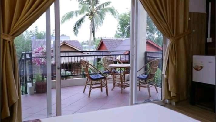 Fish Island Bungalows Kampot Exterior photo