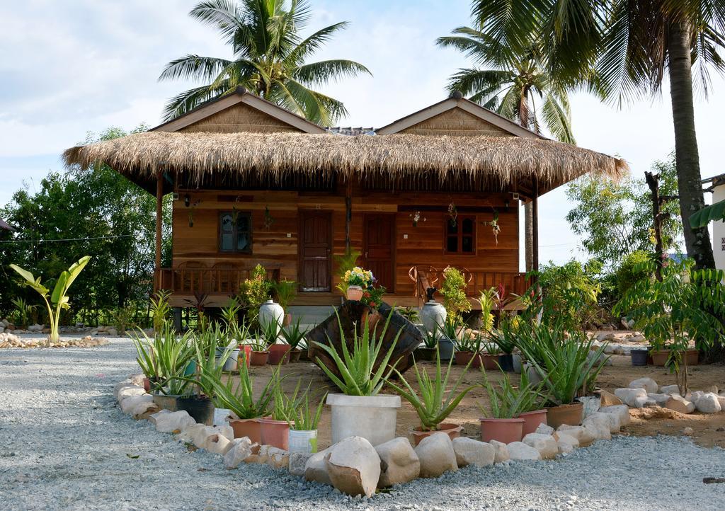 Fish Island Bungalows Kampot Exterior photo