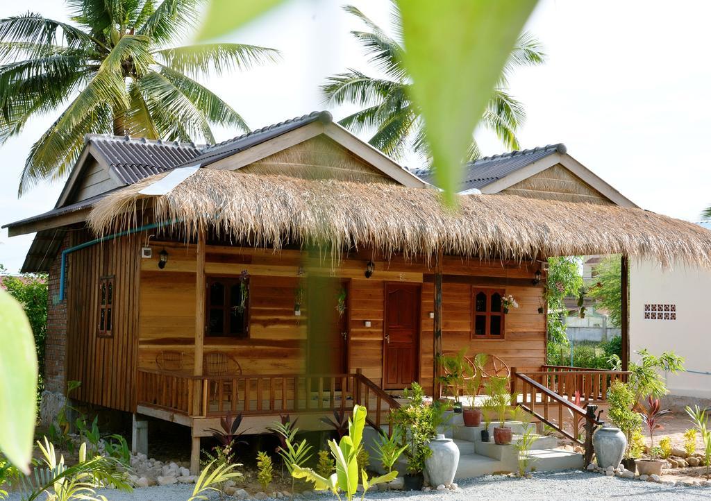 Fish Island Bungalows Kampot Exterior photo