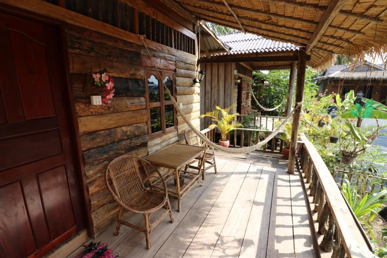 Fish Island Bungalows Kampot Exterior photo